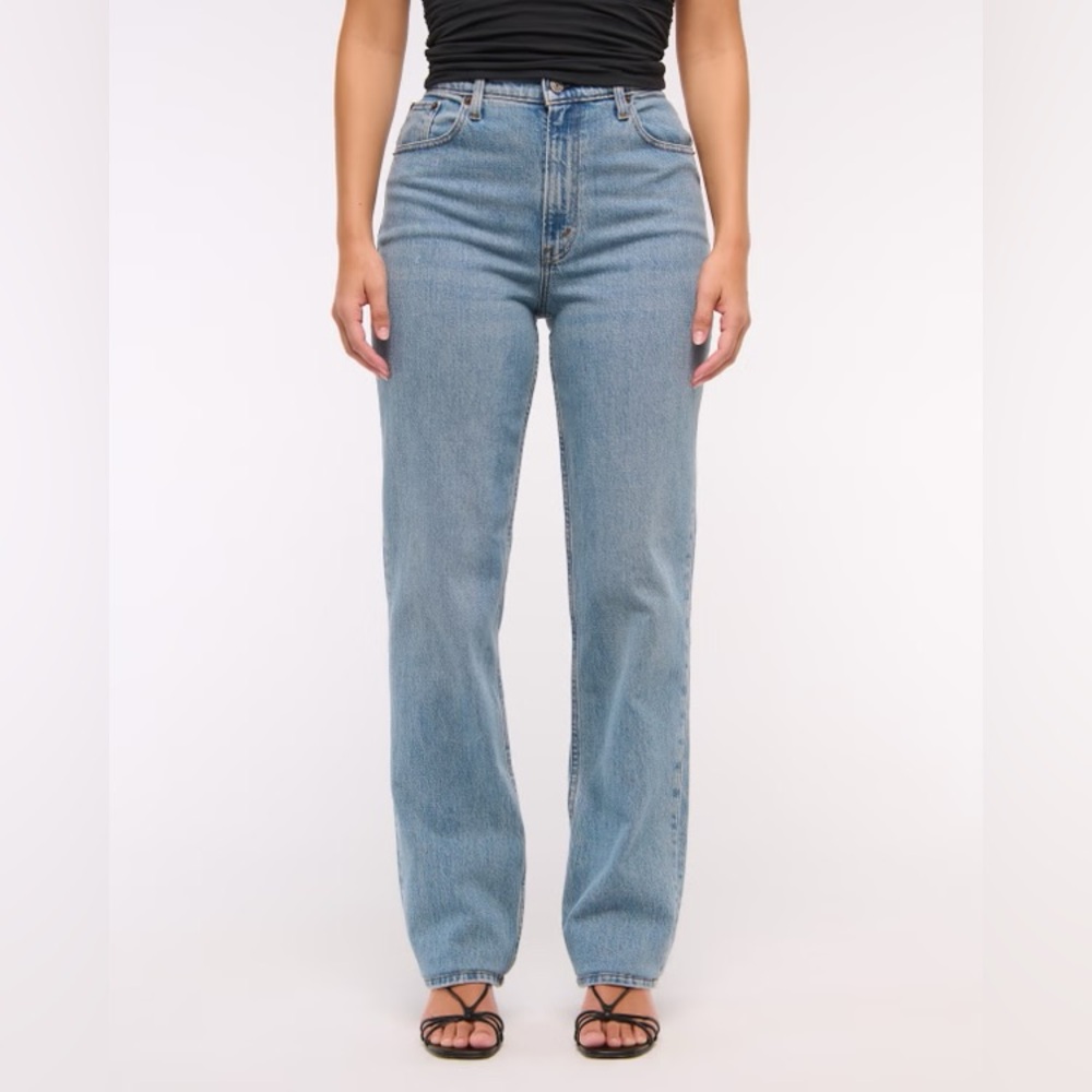 Abercrombie & Fitch Curve Love Ultra High Rise 90s Straight Jean